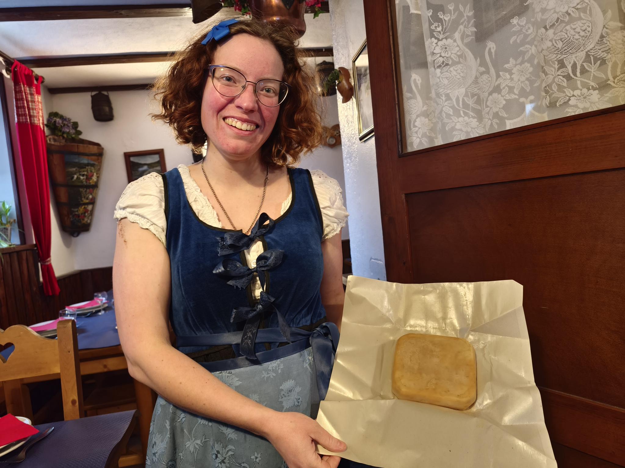 découvrez l'origine de la boisson kas, son histoire, ses saveurs emblématiques et l'évolution de cette marque incontournable dans l'univers des sodas.