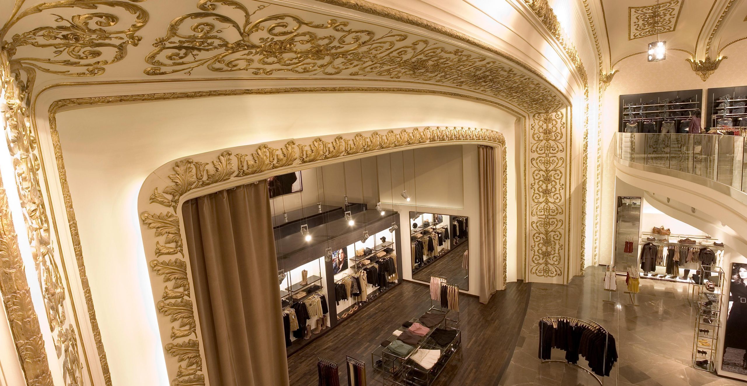 découvrez l'histoire de zara, la célèbre marque de mode, et sa date de création. plongez dans l'évolution de cette enseigne incontournable du prêt-à-porter.